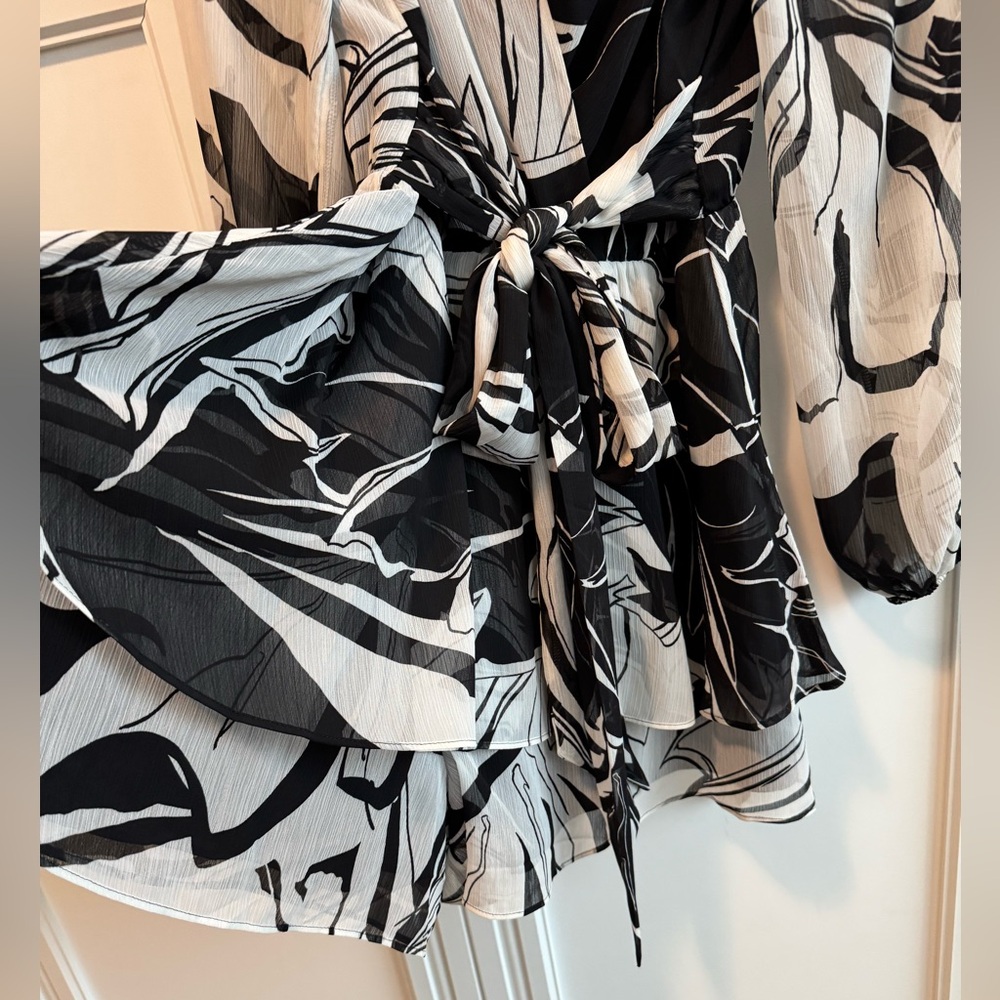 Express Monochrome Patterned Garment - image 3